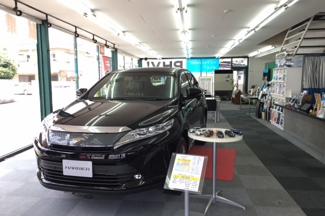 ショールーム入口