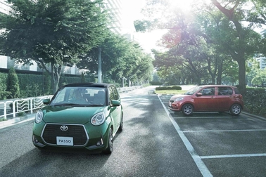 Photo(左) : MODA“G package”(2WD)