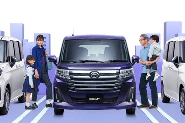 【モデル入り素材】駐車場イメージ（中央）：カスタムG-T